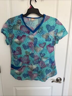 NRG Women’s Teal Heart Print V-Neck Scrub Top